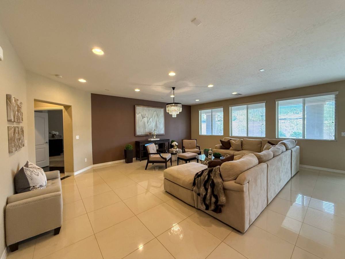 House for rent at 7276 White Bloom Ave, Las Vegas, NV 89117