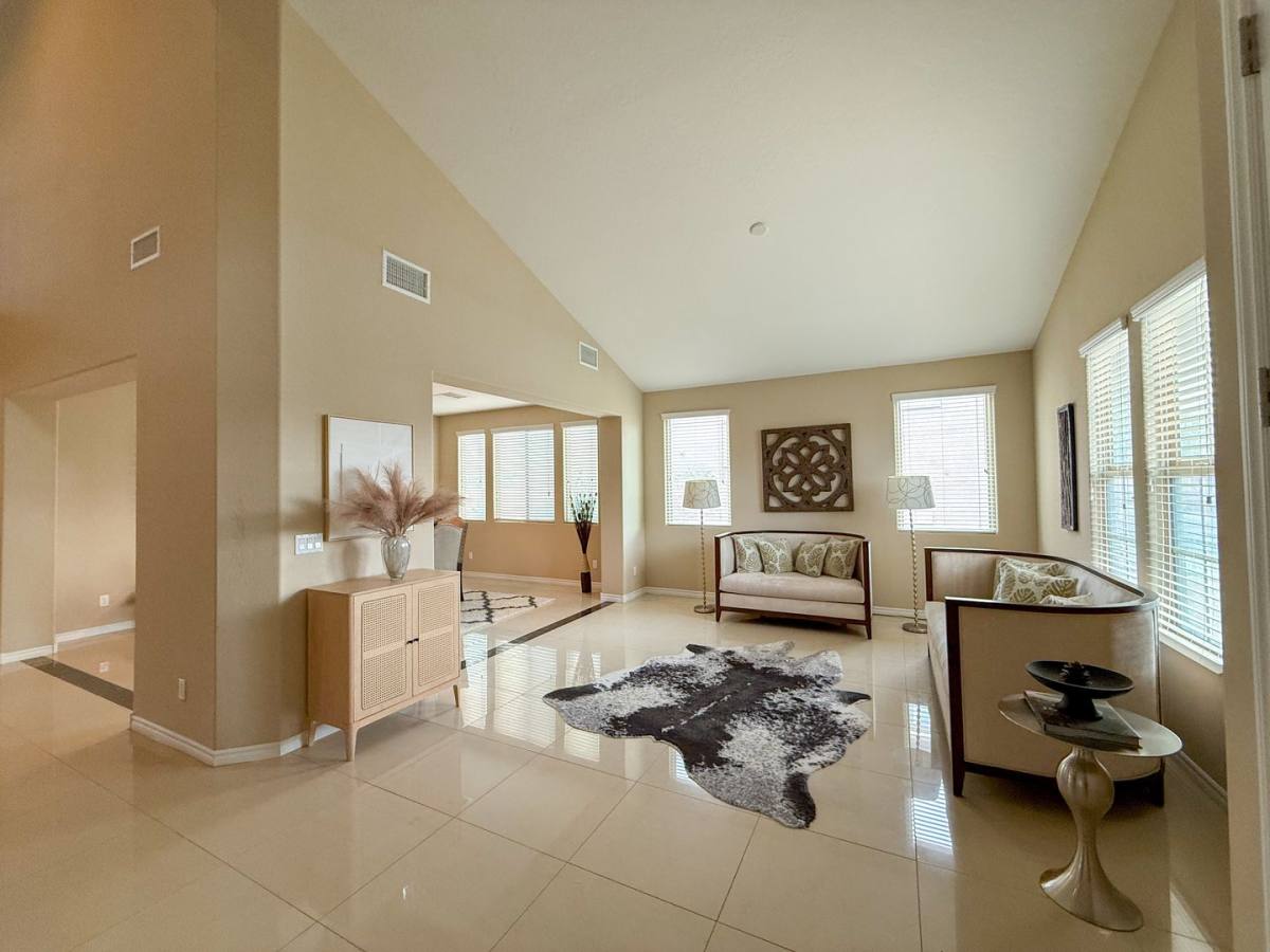 House for rent at 7276 White Bloom Ave, Las Vegas, NV 89117
