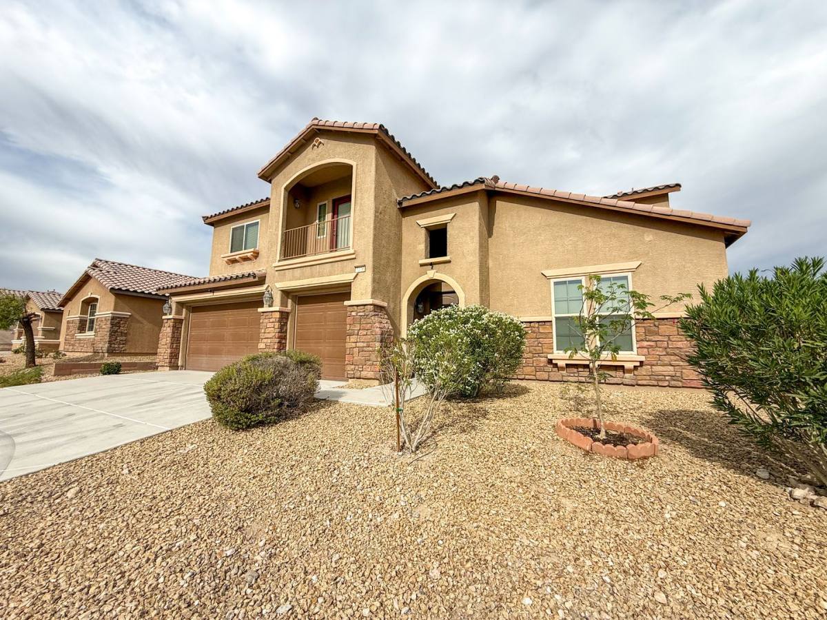 House for rent at 7276 White Bloom Ave, Las Vegas, NV 89117