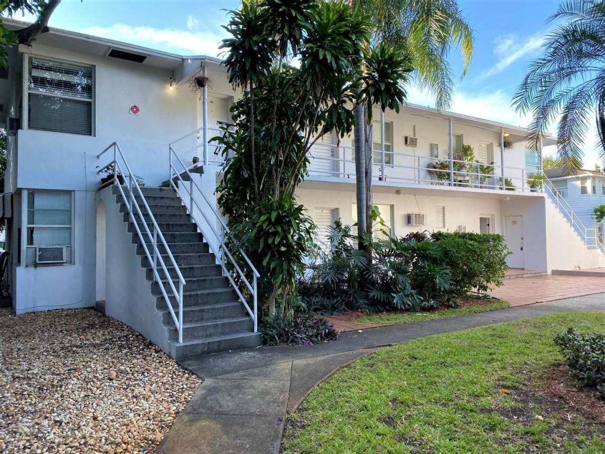 Apartment for rent at 306 - 314 N Lakeside Court, West Palm Beach, FL 33407