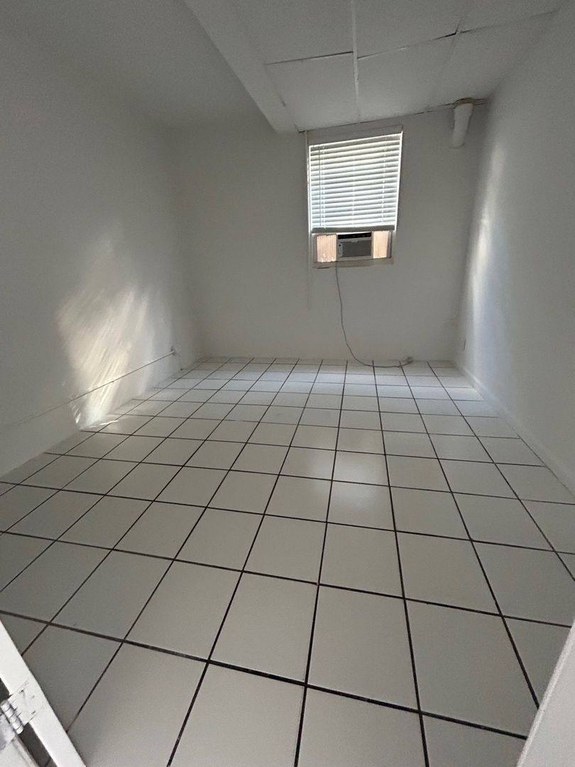 Apartment for rent at 306 - 314 N Lakeside Court, West Palm Beach, FL 33407