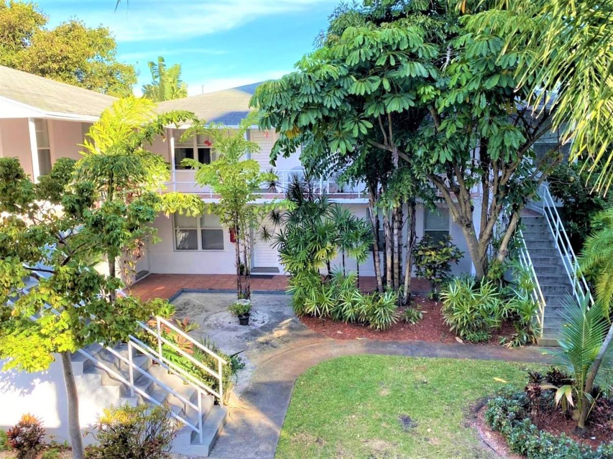 Apartment for rent at 306 - 314 N Lakeside Court, West Palm Beach, FL 33407