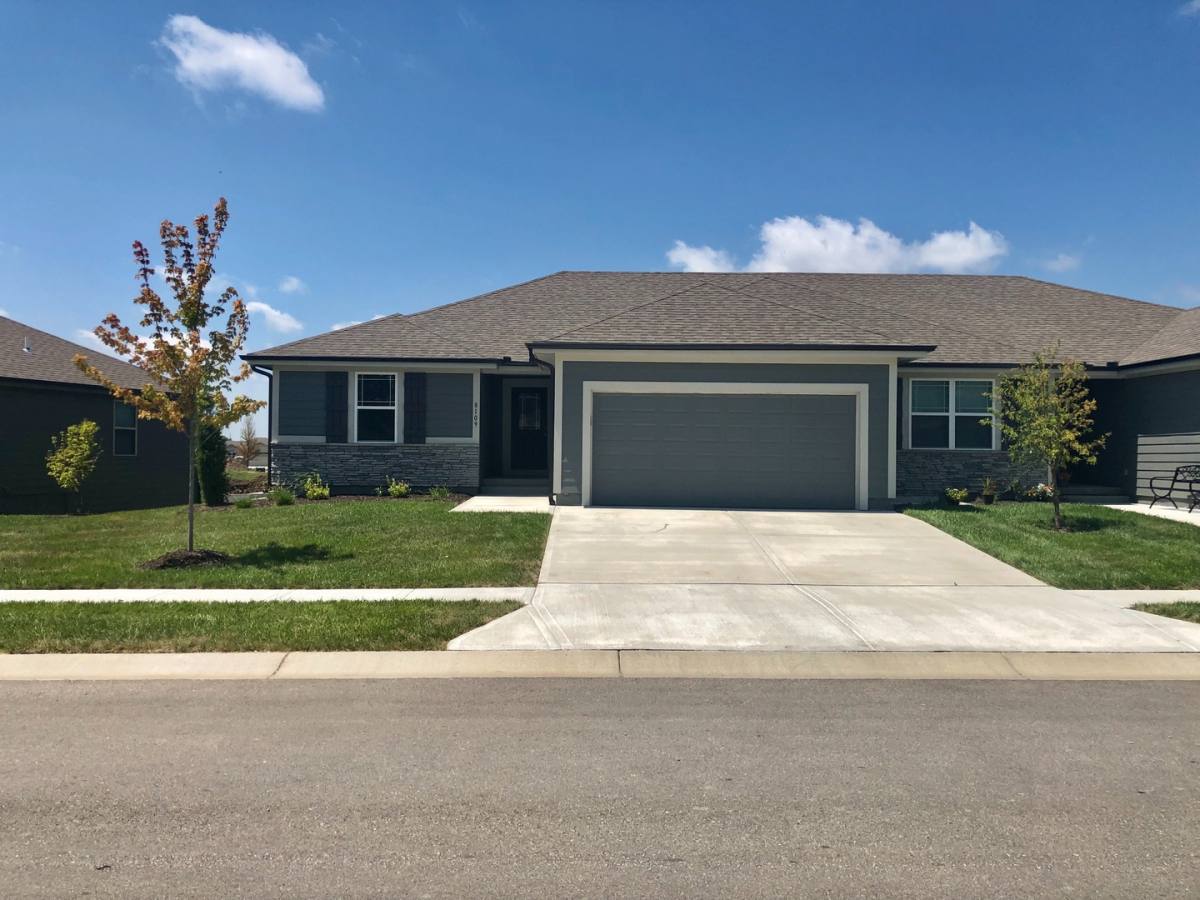 Townhouse for rent at 8109 SE 6th St, Blue Springs, MO 64014