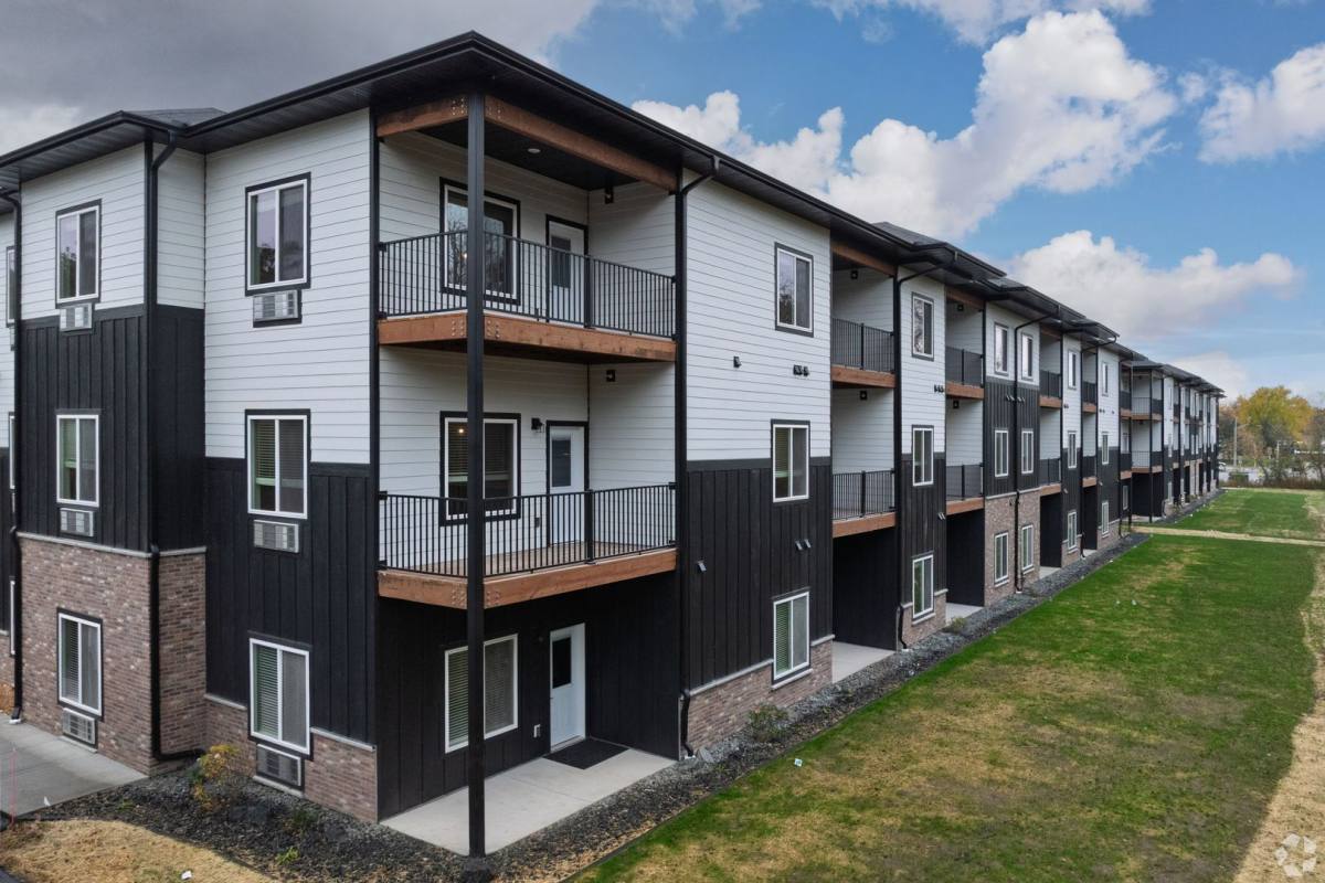 Apartment for rent at 381 Chippewa Mall Dr, Chippewa Falls, WI 54729