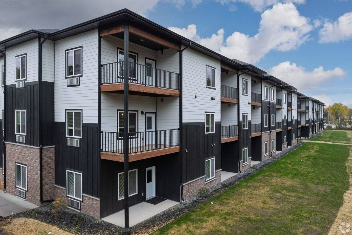 Apartment for rent at 381 Chippewa Mall Dr, Chippewa Falls, WI 54729