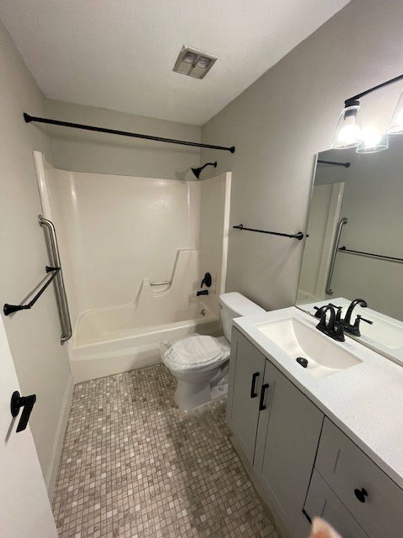 Apartment for rent at 1250 E W Maple Rd, Walled Lake, MI 48390