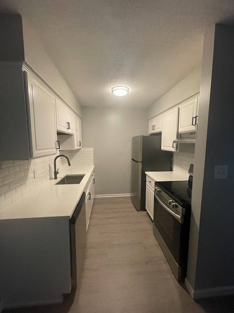 Apartment for rent at 1250 E W Maple Rd, Walled Lake, MI 48390
