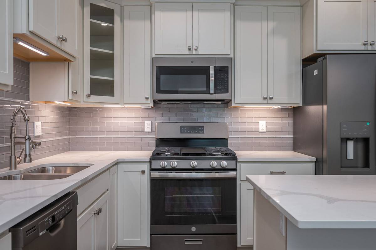 Townhouse for rent at 1675 SW Cherry Park Rd, Troutdale, OR 97060