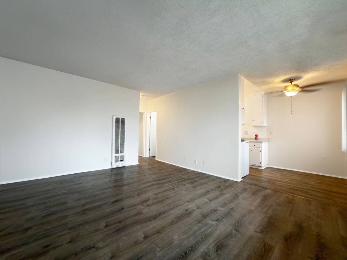 Apartment for rent at 2284 Lewis Ave, Long Beach, CA 90806