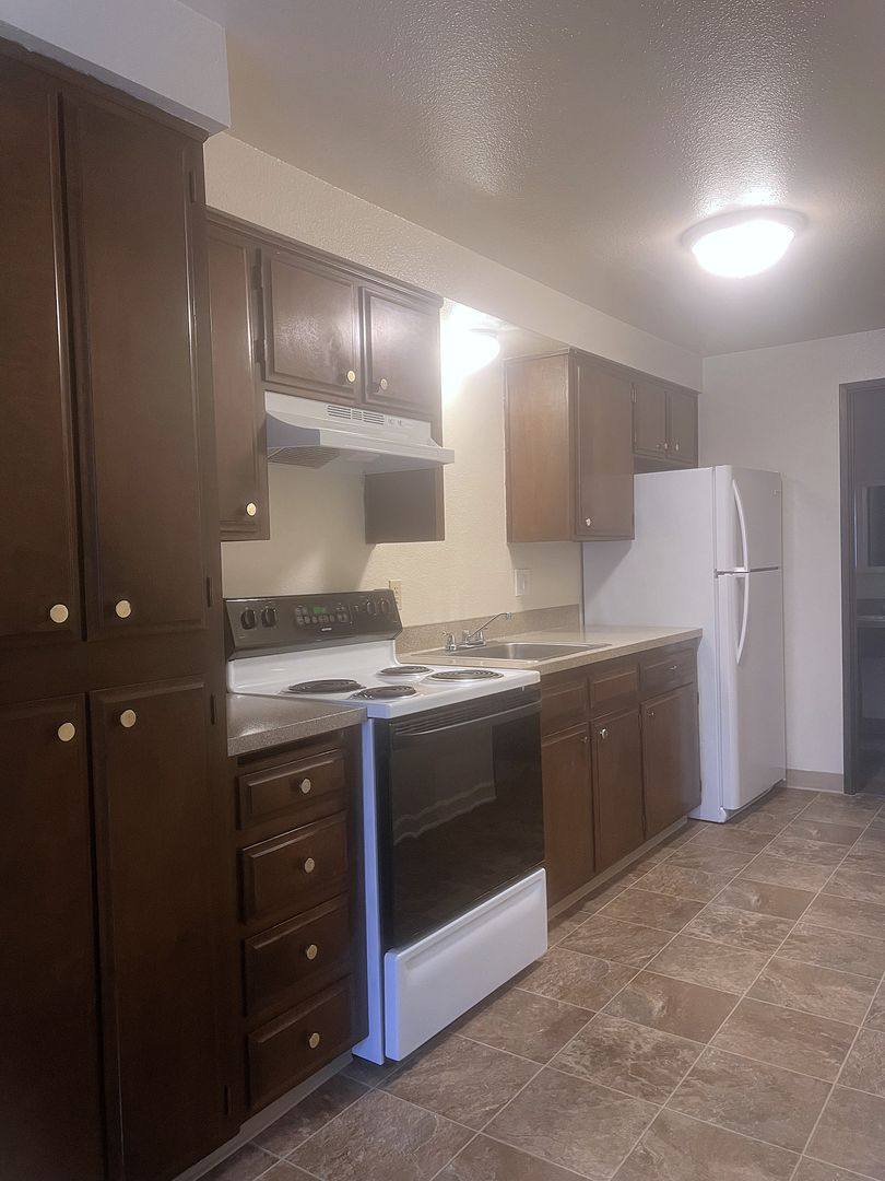 Apartment for rent at 3809-3873 24th Place NE, Salem, OR 97301