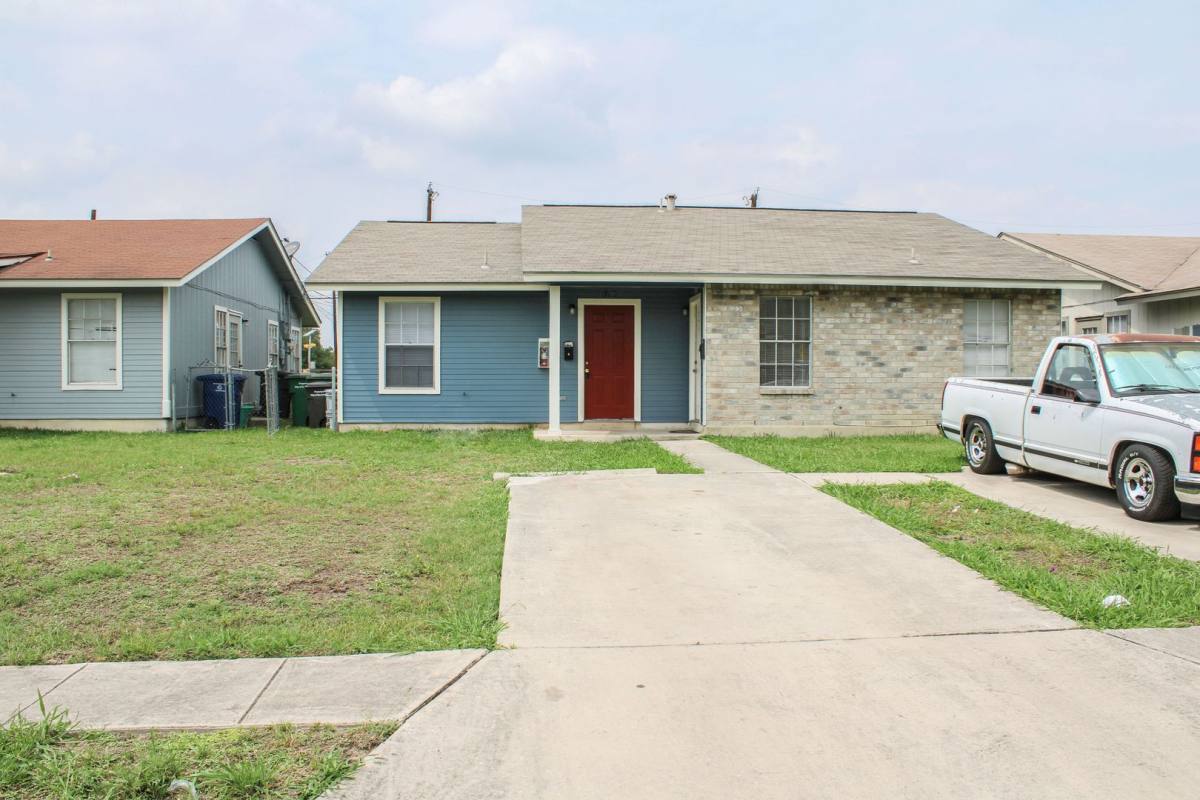 Townhouse for rent at 815 W Olmos, San Antonio, TX 78212