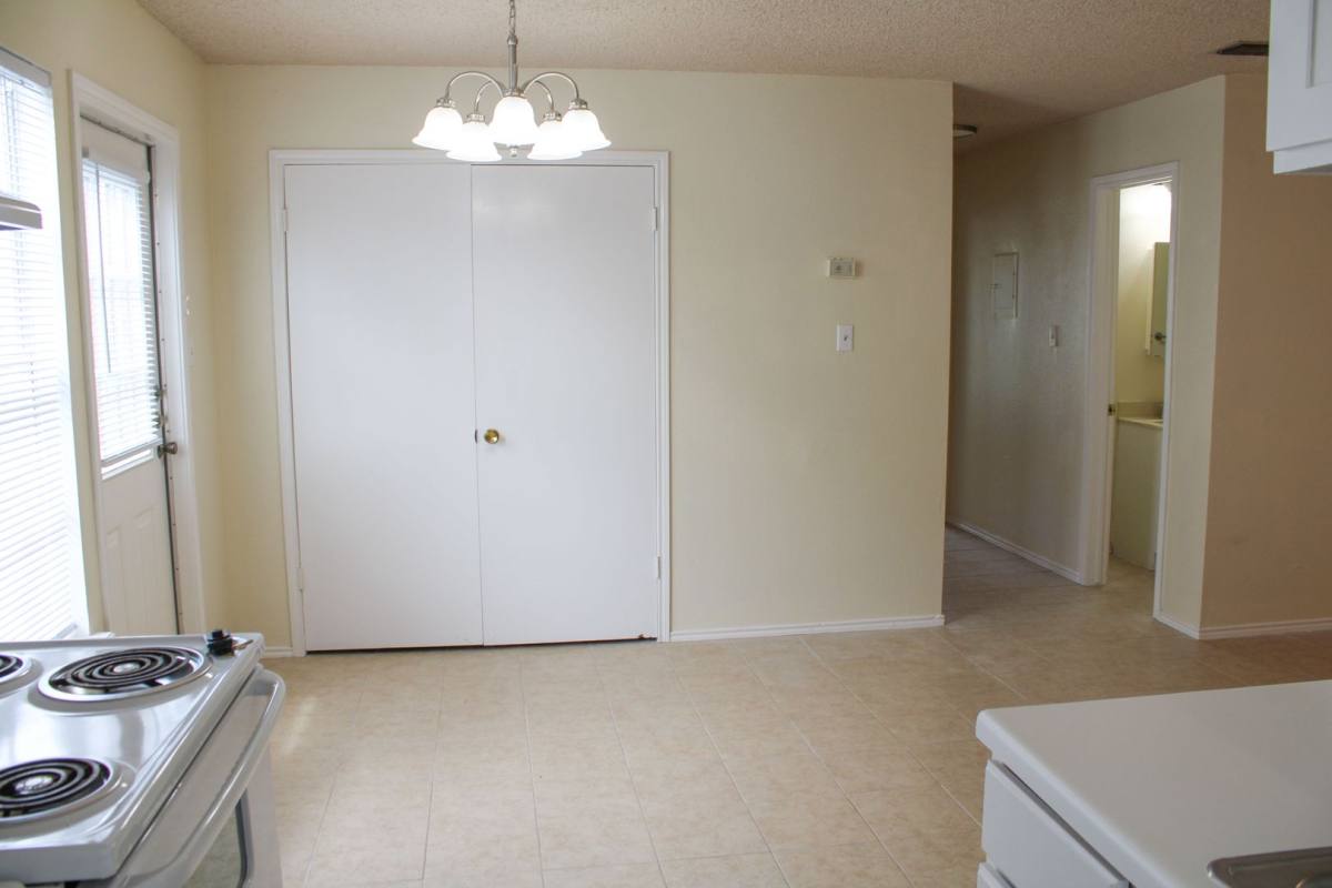 Townhouse for rent at 815 W Olmos, San Antonio, TX 78212