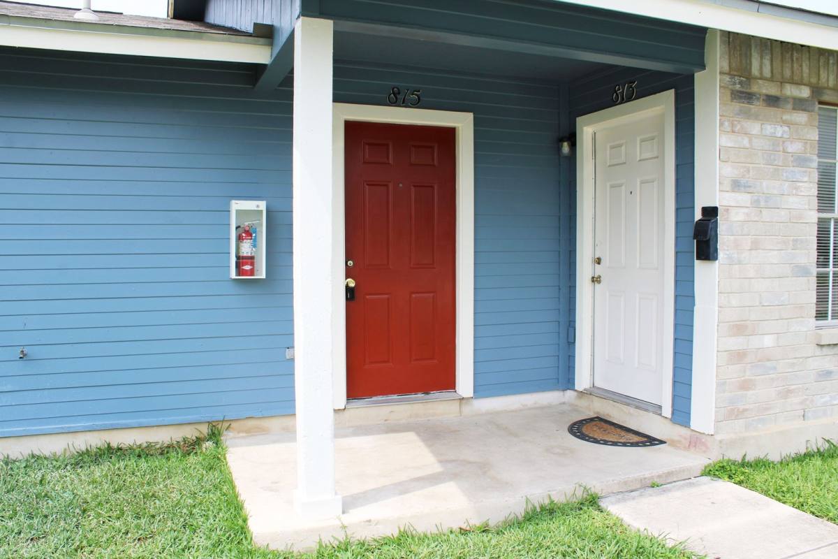 Townhouse for rent at 815 W Olmos, San Antonio, TX 78212