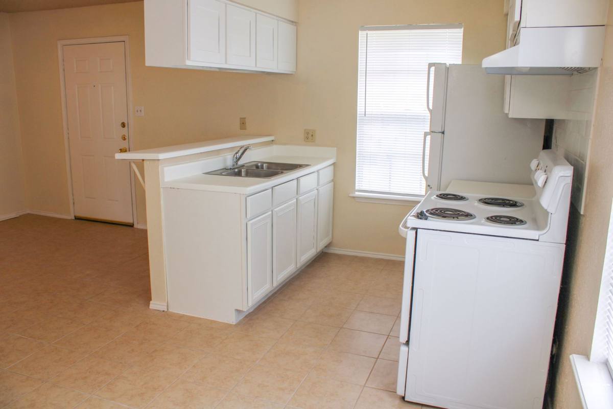 Townhouse for rent at 815 W Olmos, San Antonio, TX 78212