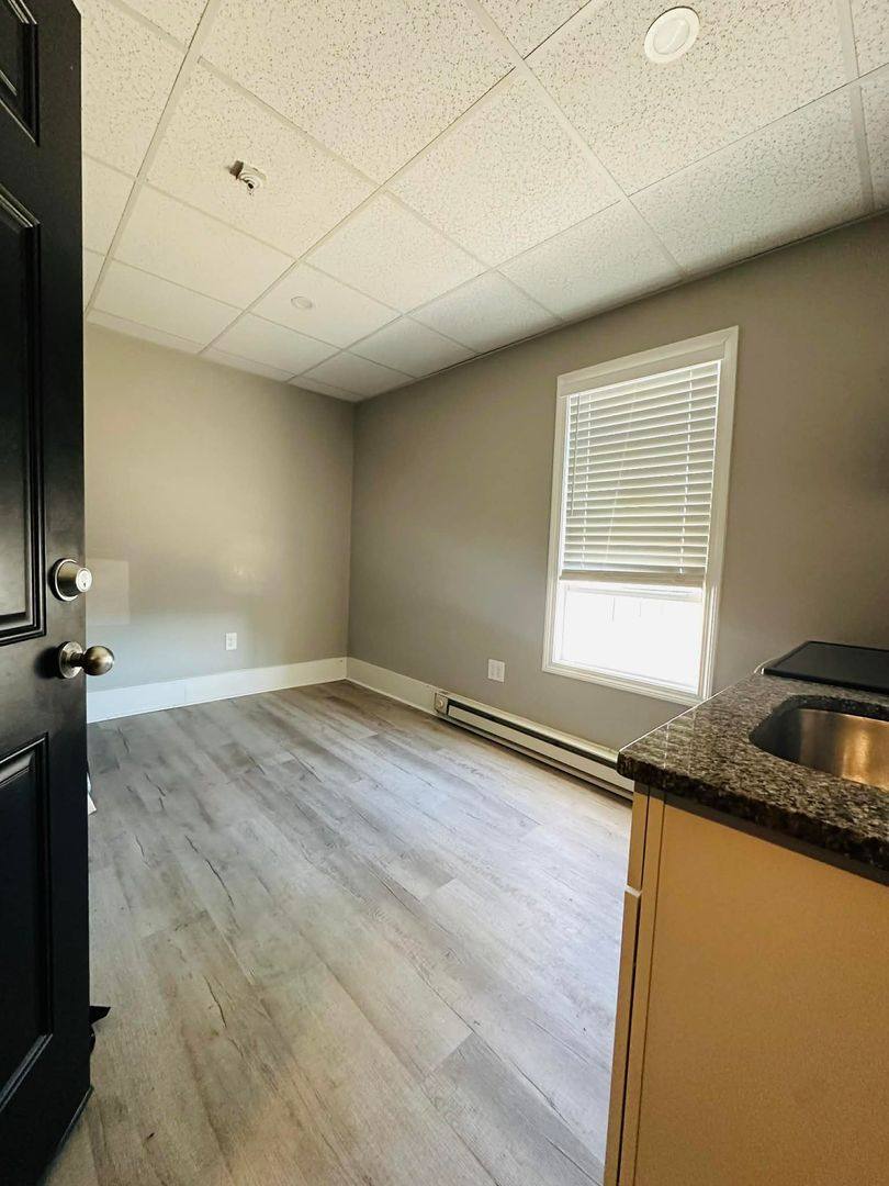 Apartment for rent at 36 Chandler St, Nashua, NH 03064