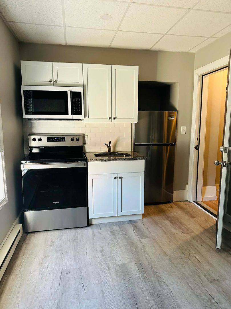 Apartment for rent at 36 Chandler St, Nashua, NH 03064