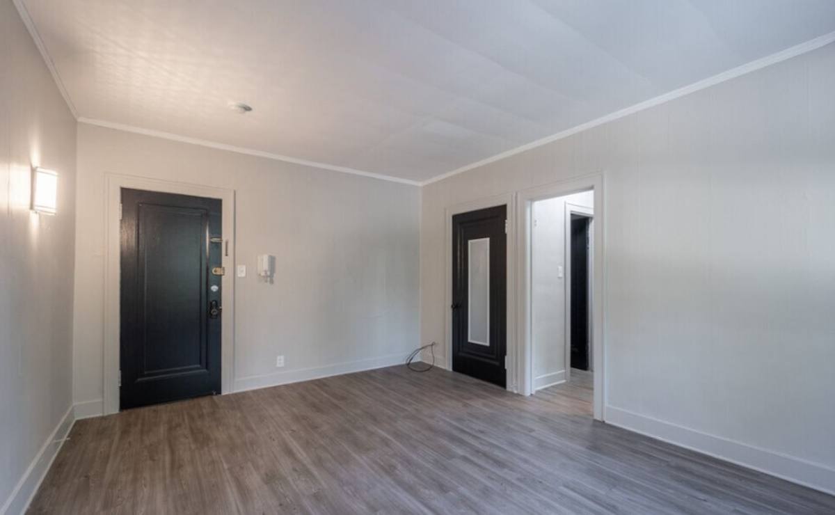 Apartment for rent at 851 Oakwood Blvd, Dearborn, MI 48124