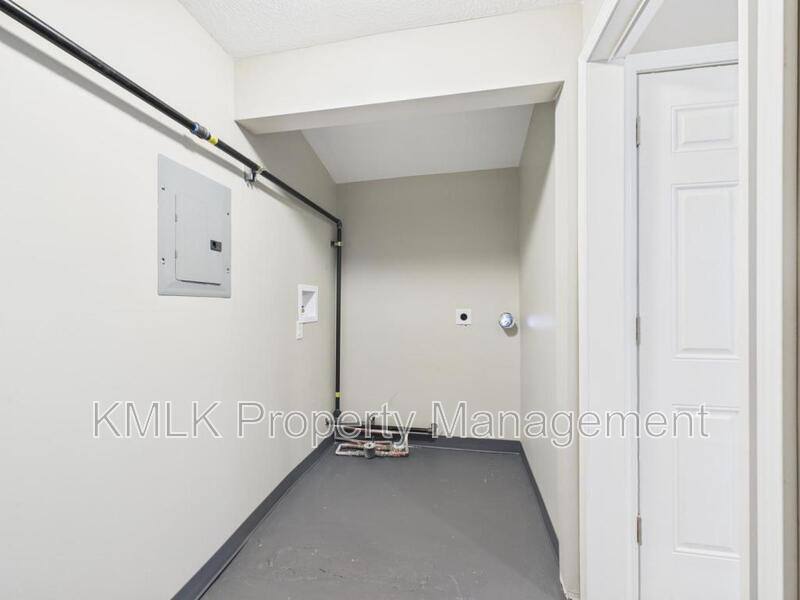 Apartment for rent at 9042 Maple Grove Rd, Windham, OH 44288