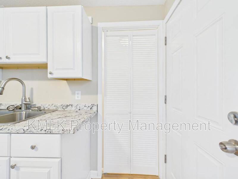Apartment for rent at 9042 Maple Grove Rd, Windham, OH 44288