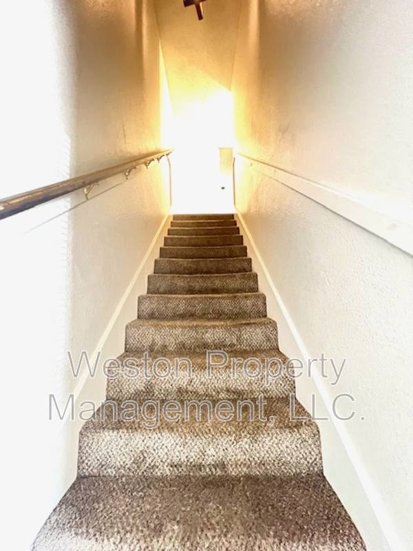 Condo for rent at 6054 NW Expressway, Oklahoma City, OK 73132