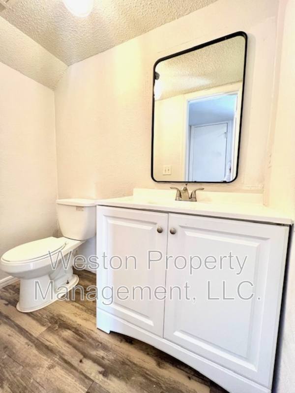 Condo for rent at 6054 NW Expressway, Oklahoma City, OK 73132