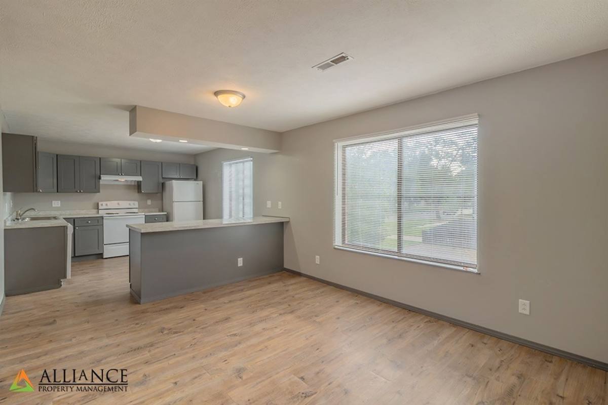 Apartment for rent at 913 Bluemont Ave, Manhattan, KS 66502