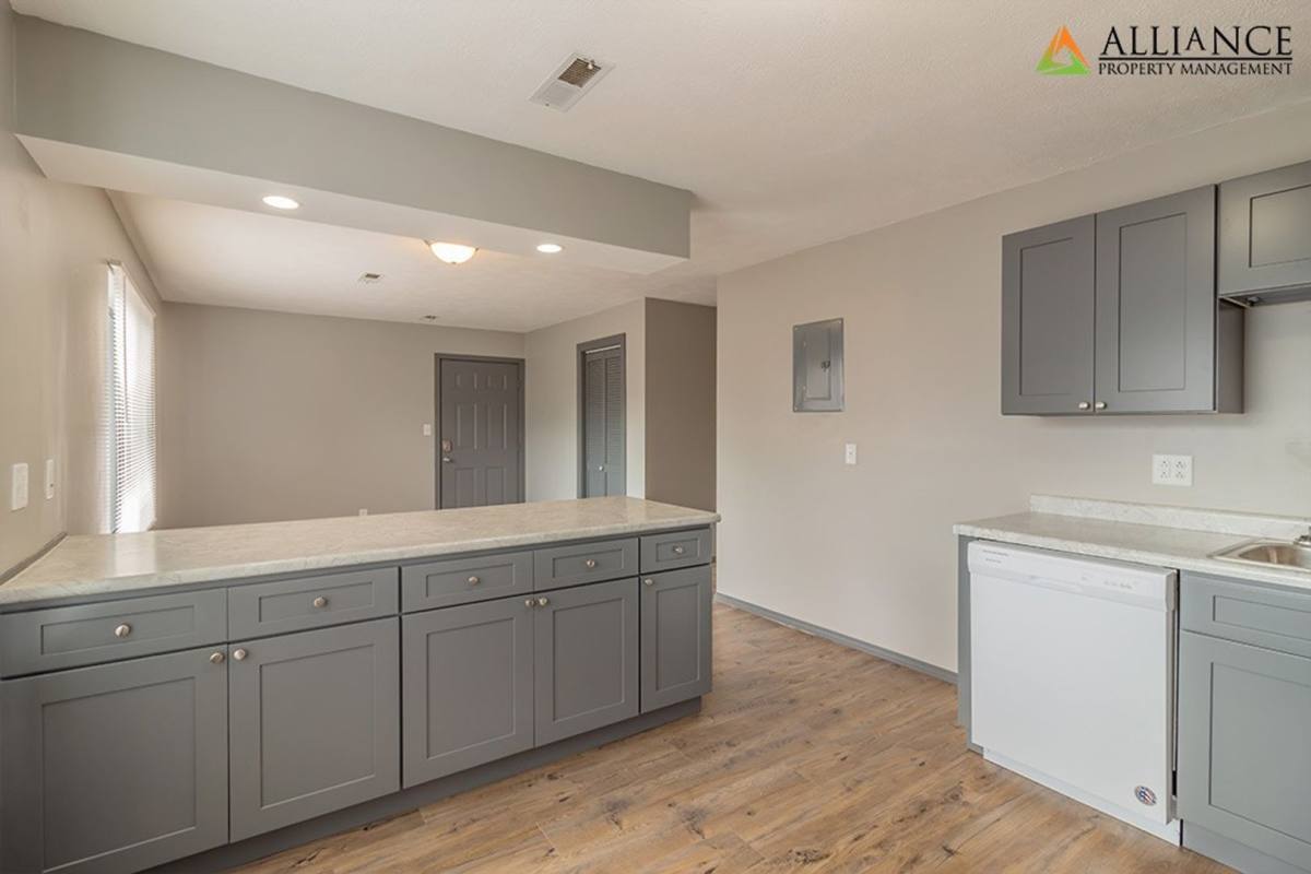 Apartment for rent at 913 Bluemont Ave, Manhattan, KS 66502