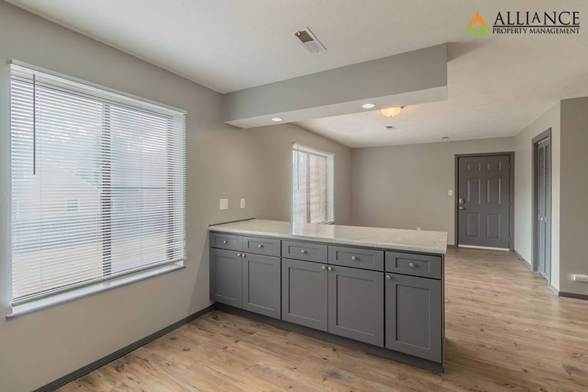 Apartment for rent at 913 Bluemont Ave, Manhattan, KS 66502