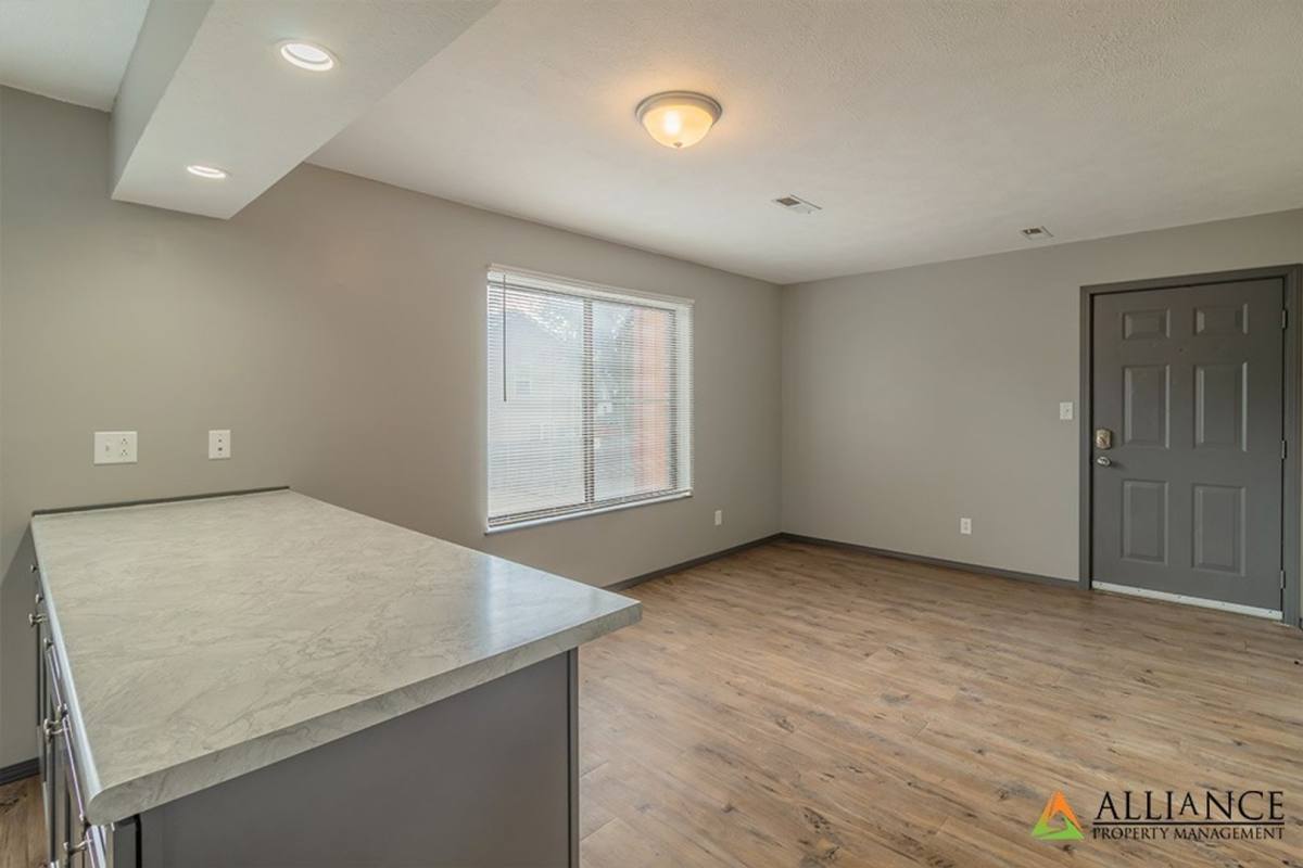 Apartment for rent at 913 Bluemont Ave, Manhattan, KS 66502