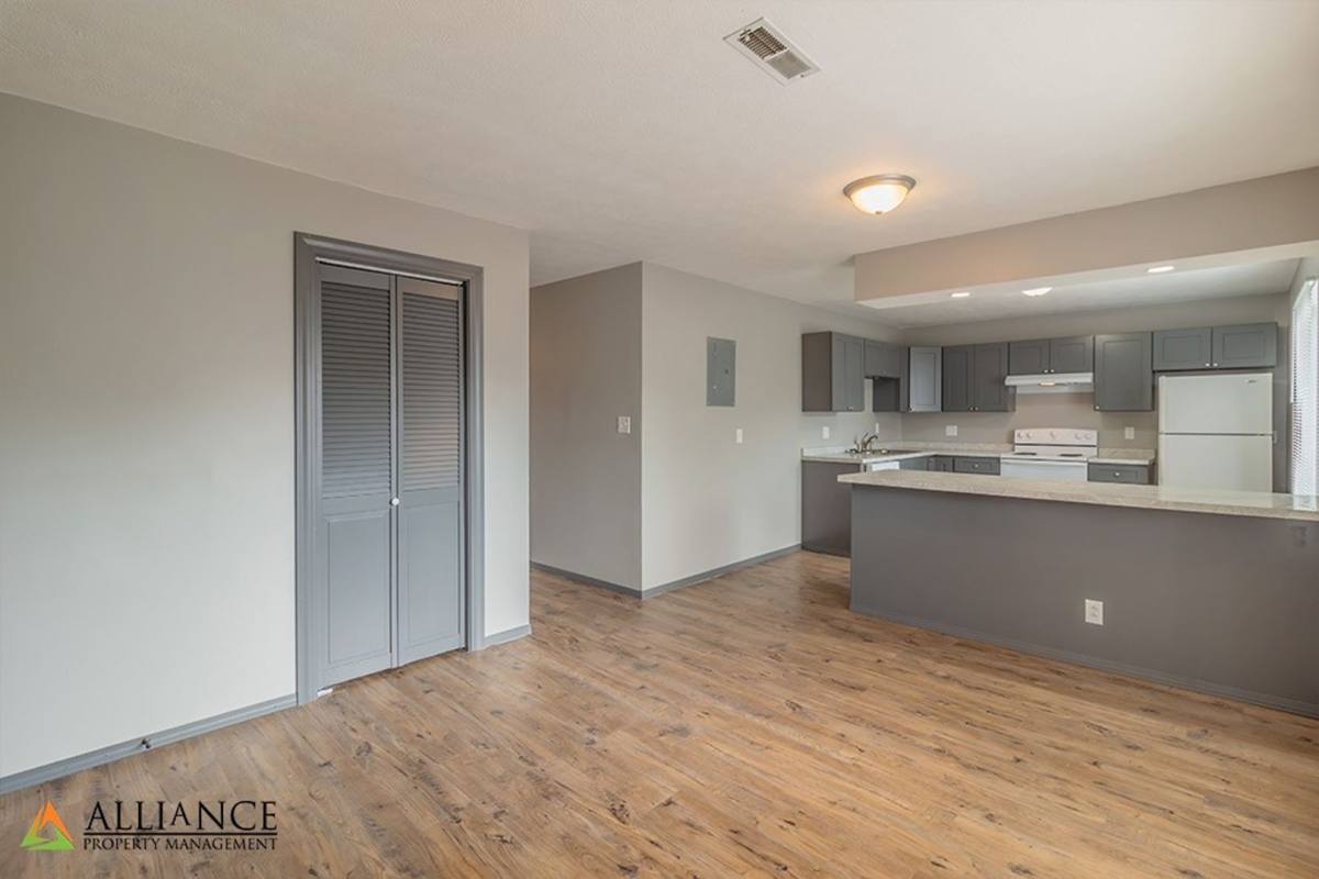 Apartment for rent at 913 Bluemont Ave, Manhattan, KS 66502