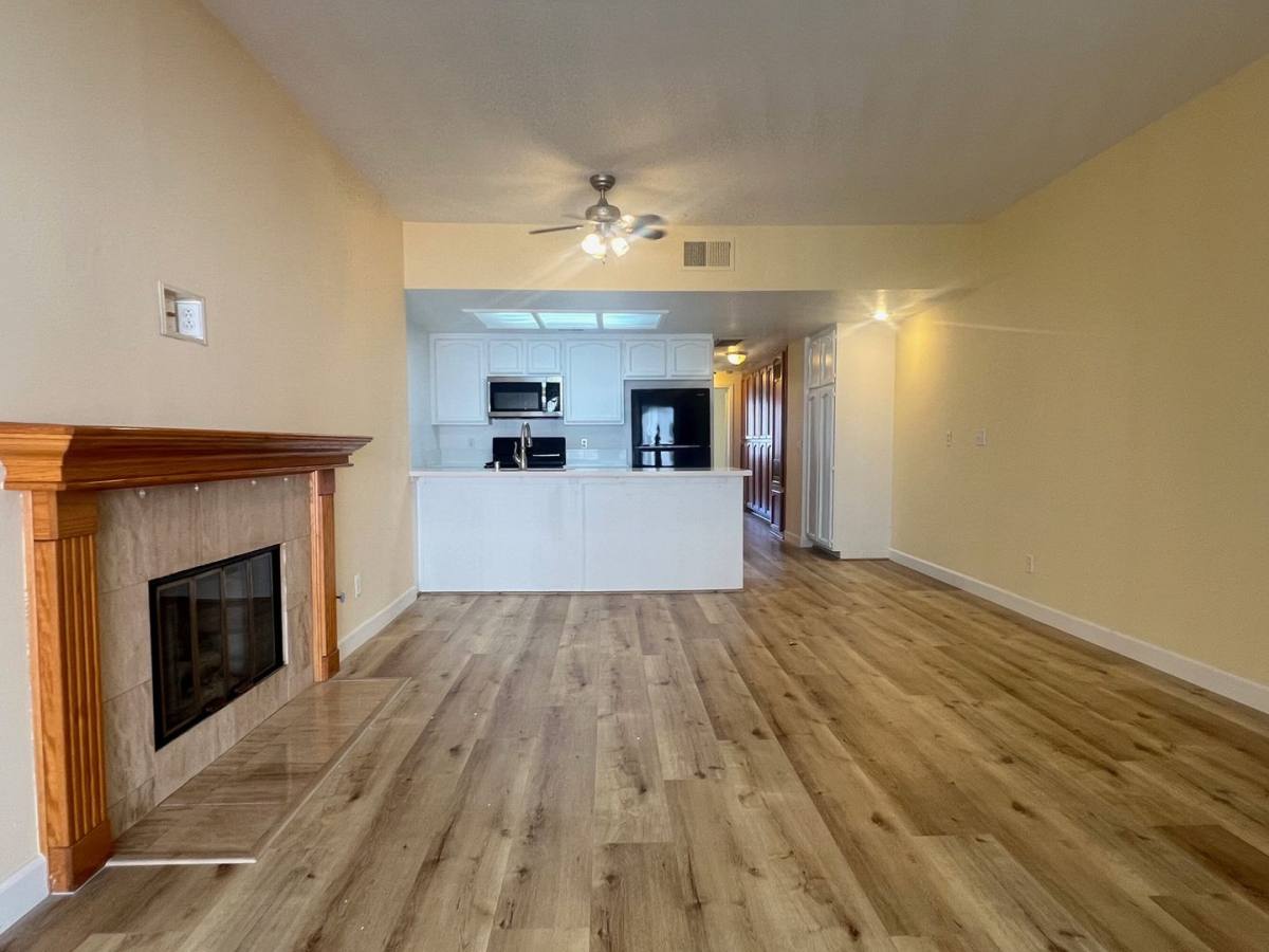 Apartment for rent at 11620 Warner Ave, Fountain Valley, CA 92708