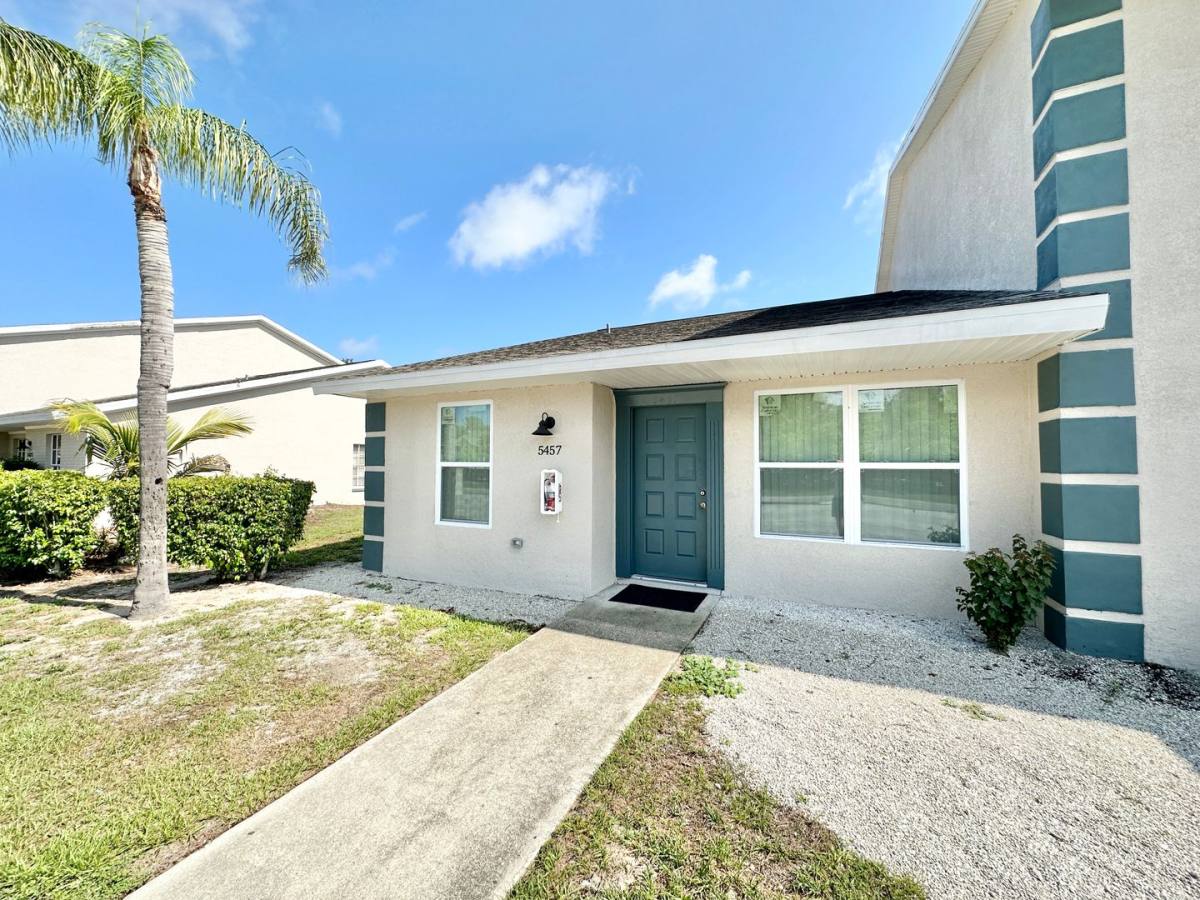 Apartment for rent at 5270 16th Place SW, Naples, FL 34116