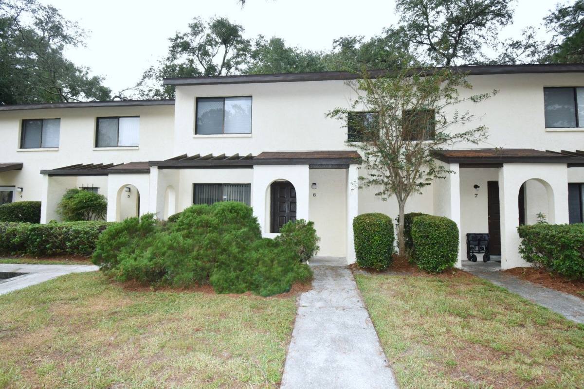 Apartment for rent at 2735 SW 35th Place, Gainesville, FL 32608