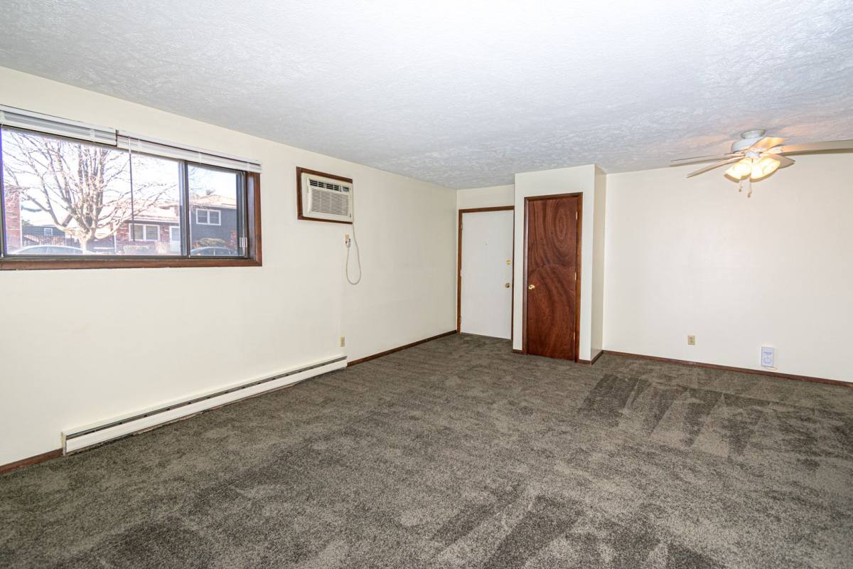 Apartment for rent at 712 Arcadia Dr, Bloomington, IL 61704