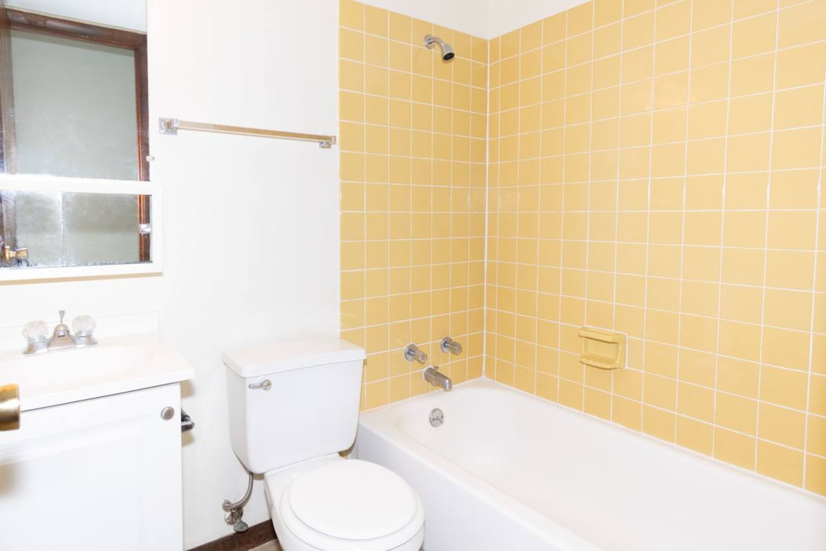 Apartment for rent at 712 Arcadia Dr, Bloomington, IL 61704