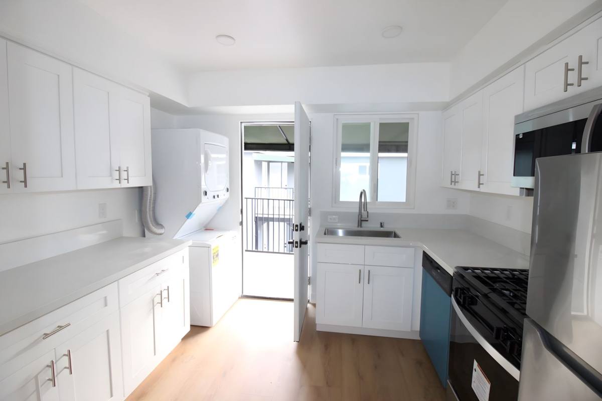 Apartment for rent at 9007-11 Ramsgate Ave, Los Angeles, CA 90045
