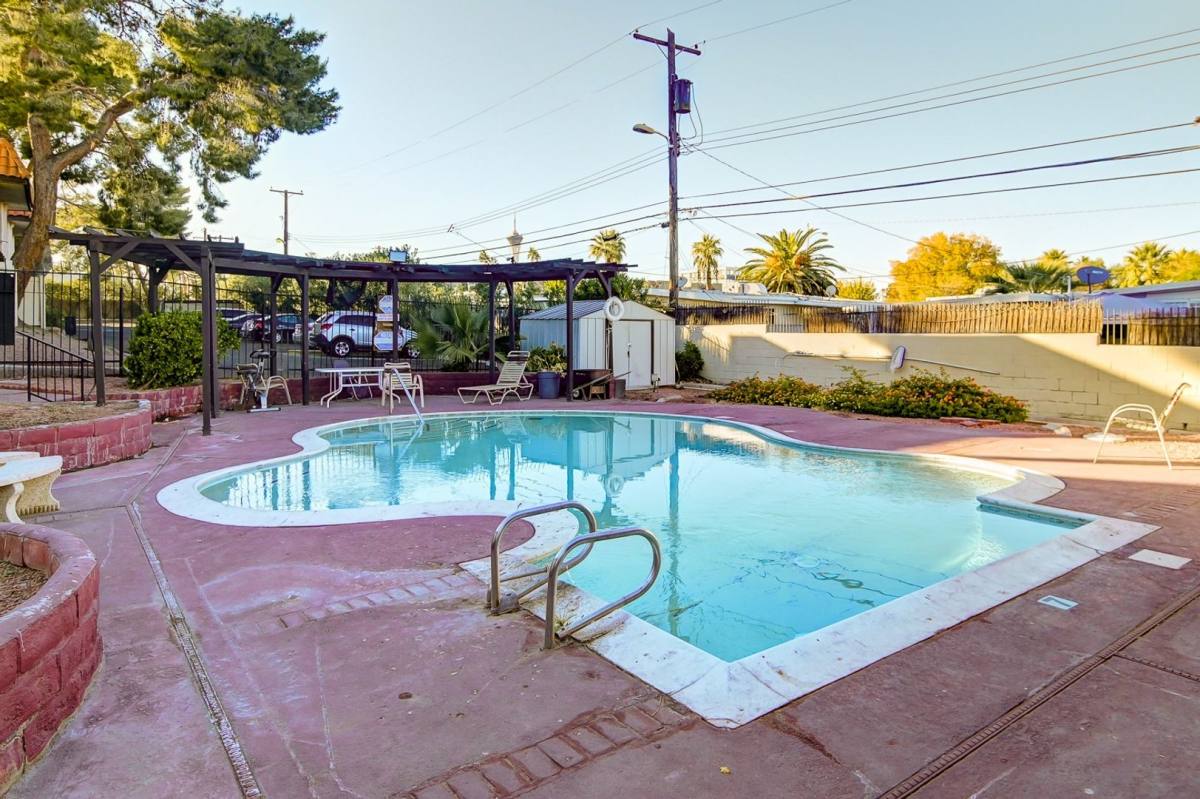 Condo for rent at 1440 Vegas Valley Dr, Las Vegas, NV 89169