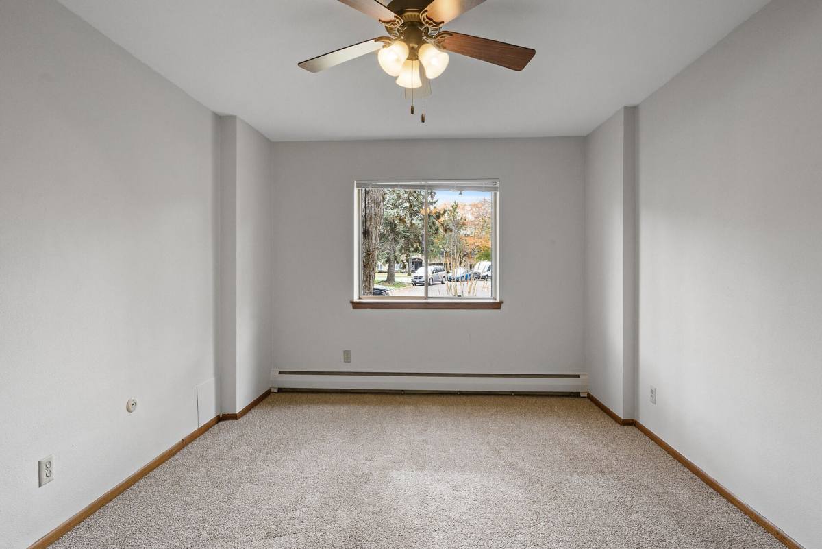 Apartment for rent at 85 & 90 Imperial Dr W, Saint Paul, MN 55118