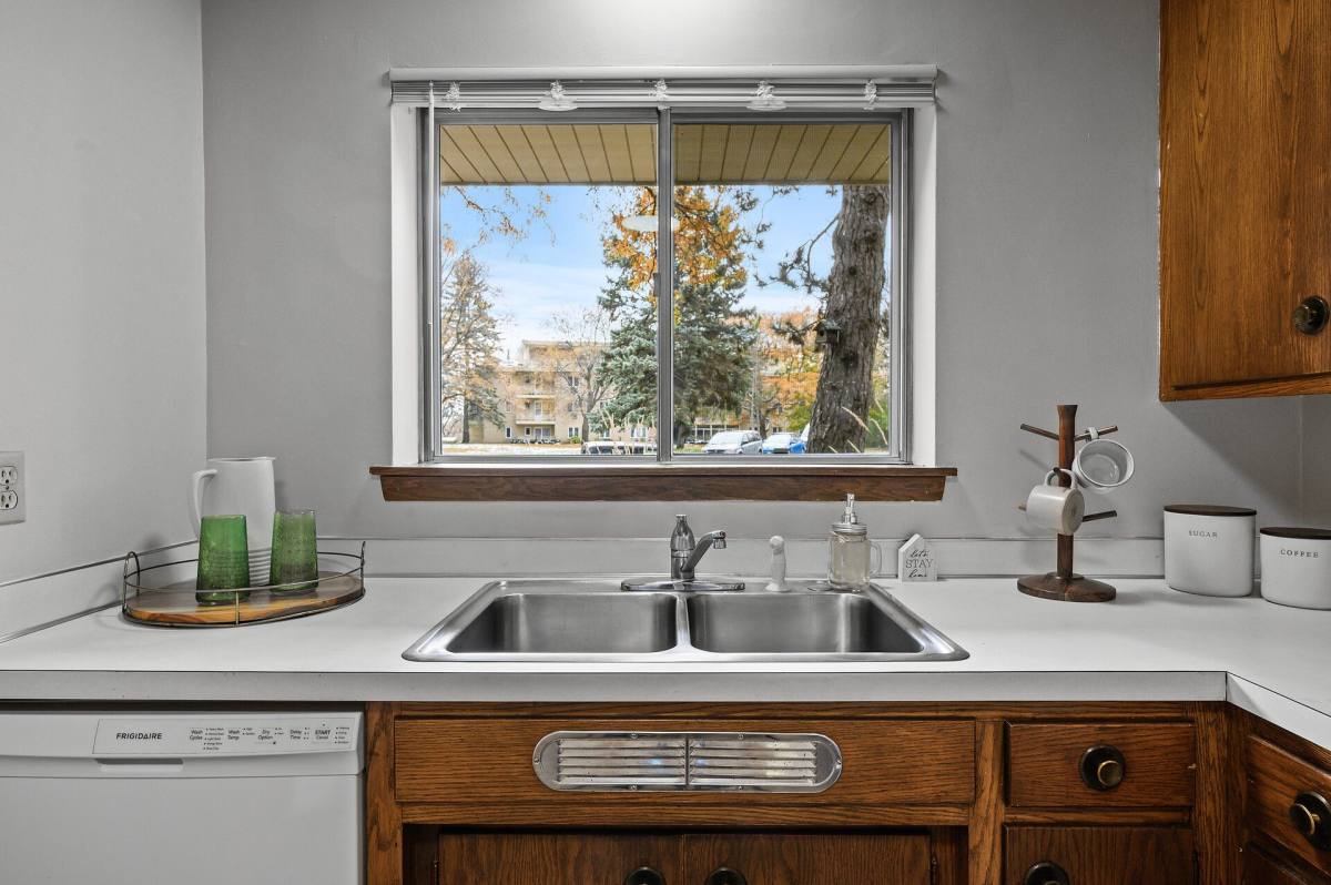 Apartment for rent at 85 & 90 Imperial Dr W, Saint Paul, MN 55118