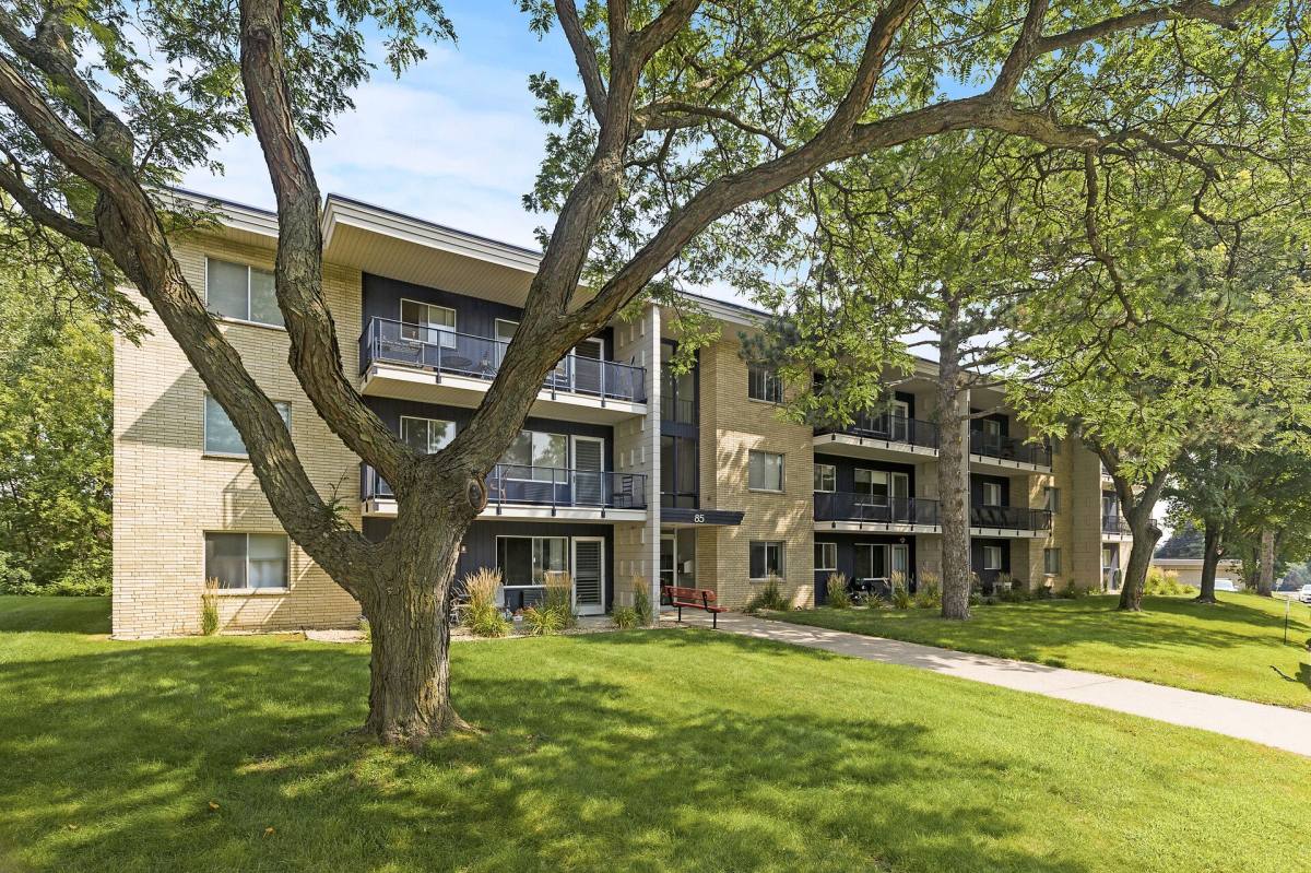 Apartment for rent at 85 & 90 Imperial Dr W, Saint Paul, MN 55118