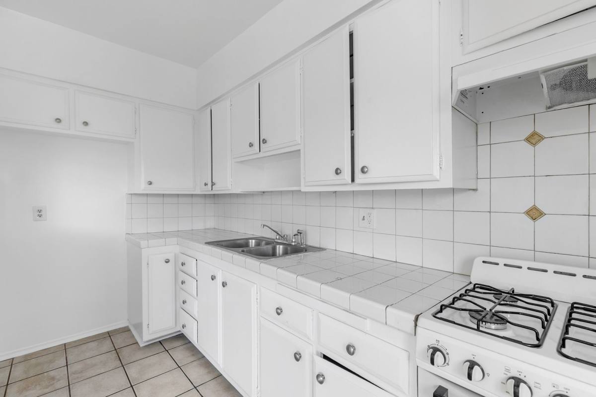 Apartment for rent at 14106 Delano St, Van Nuys, CA 91401