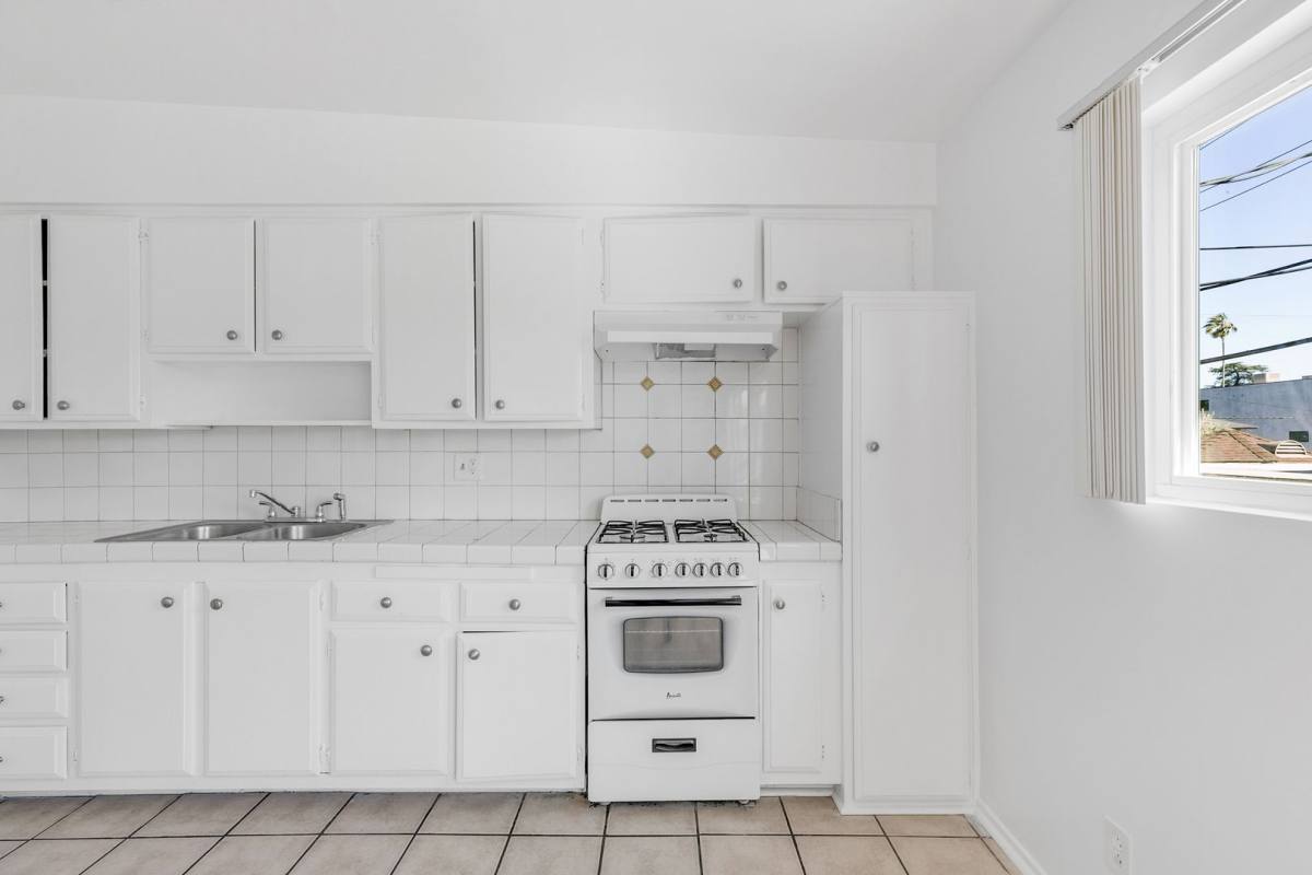 Apartment for rent at 14106 Delano St, Van Nuys, CA 91401