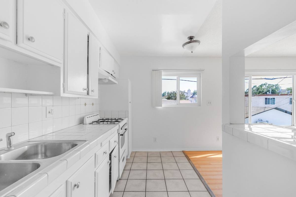 Apartment for rent at 14106 Delano St, Van Nuys, CA 91401