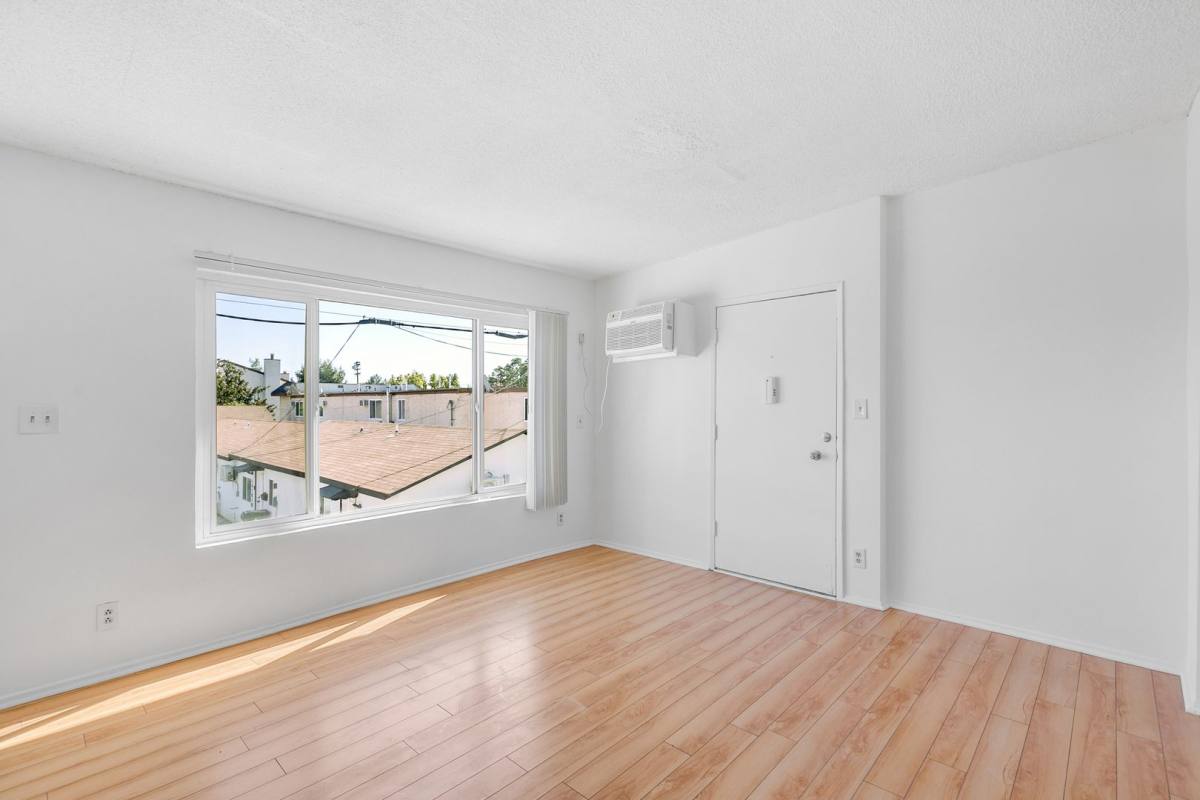 Apartment for rent at 14106 Delano St, Van Nuys, CA 91401