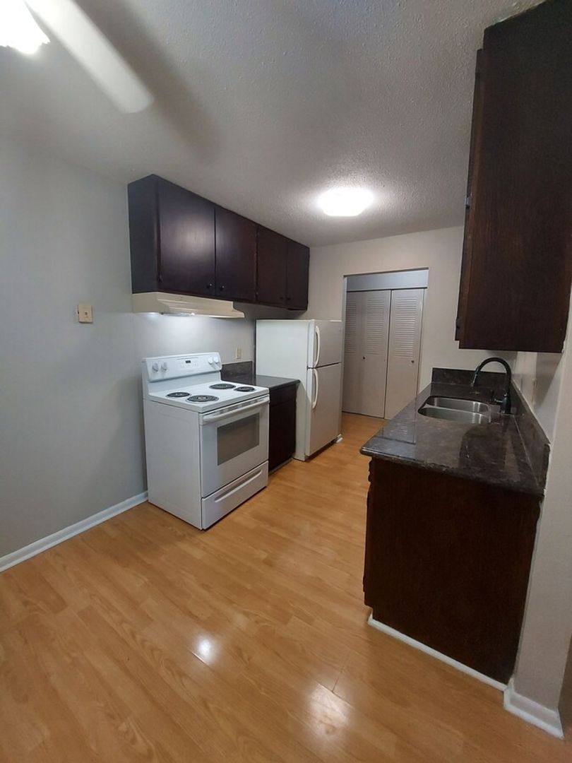 Apartment for rent at 1164 1184 Mackubin St, Saint Paul, MN 55117
