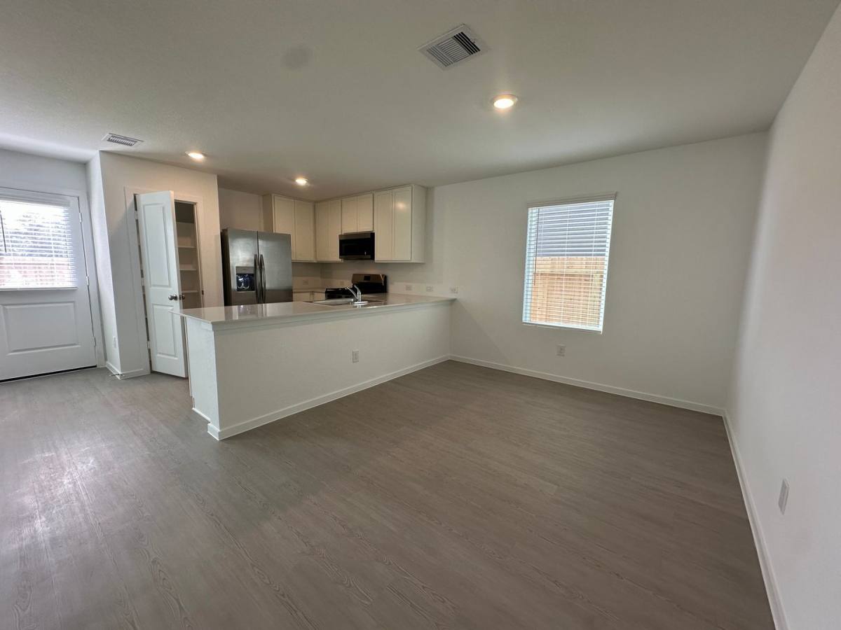 House for rent at 13310 Rayhill Dr, Conroe, TX 77303