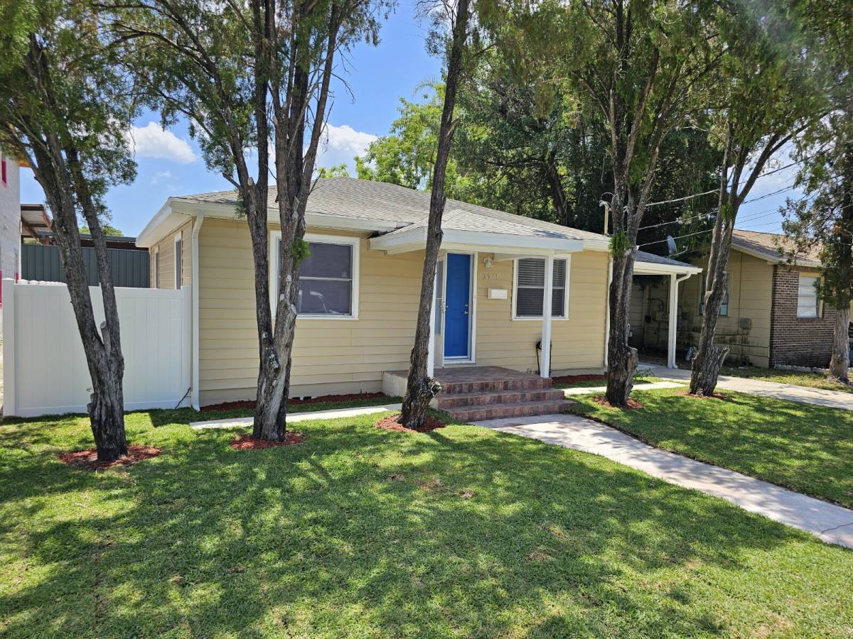 House for rent at 2911 26th St N, Saint Petersburg, FL 33713