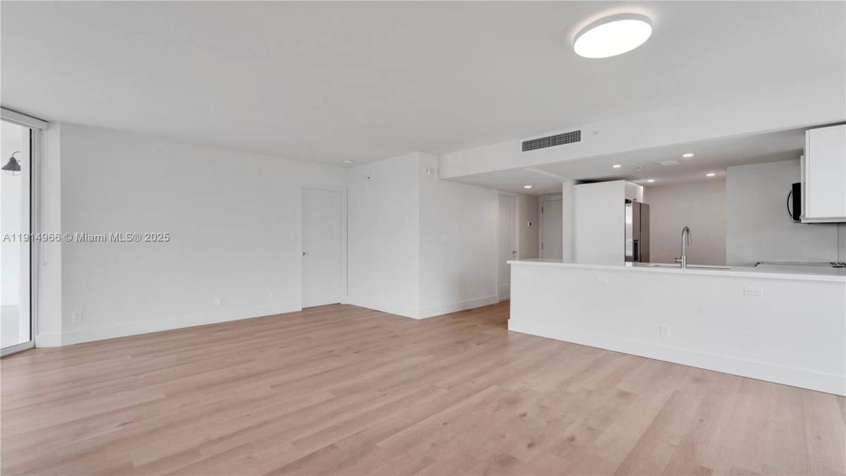 Apartment for rent at 555 NE 34th St, Miami, FL 33137