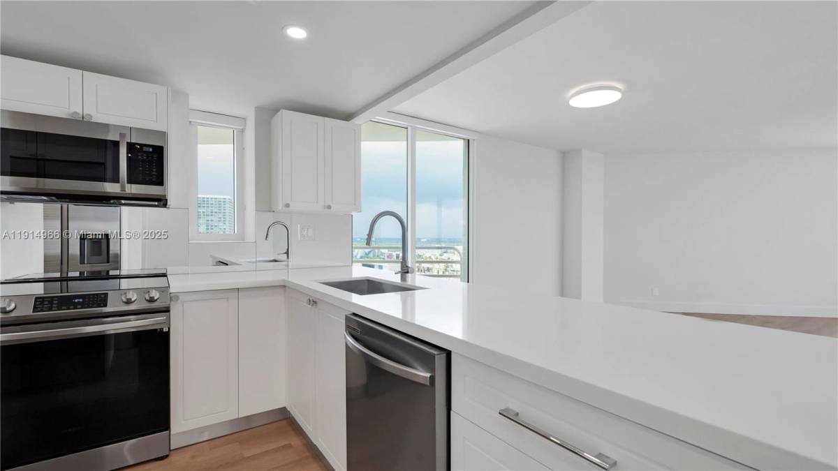 Apartment for rent at 555 NE 34th St, Miami, FL 33137