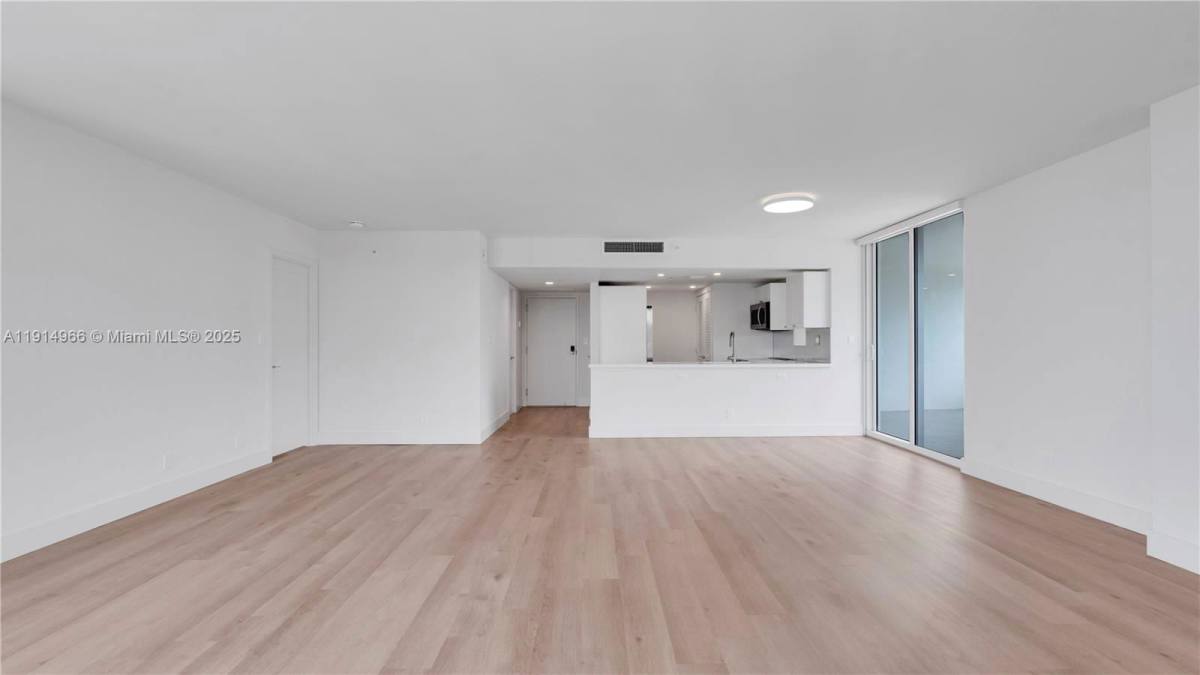 Apartment for rent at 555 NE 34th St, Miami, FL 33137